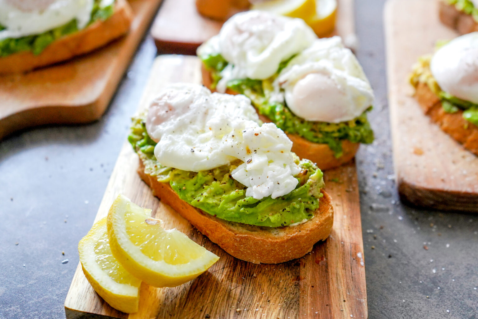 Toast Mit Ei In Der Mitte
